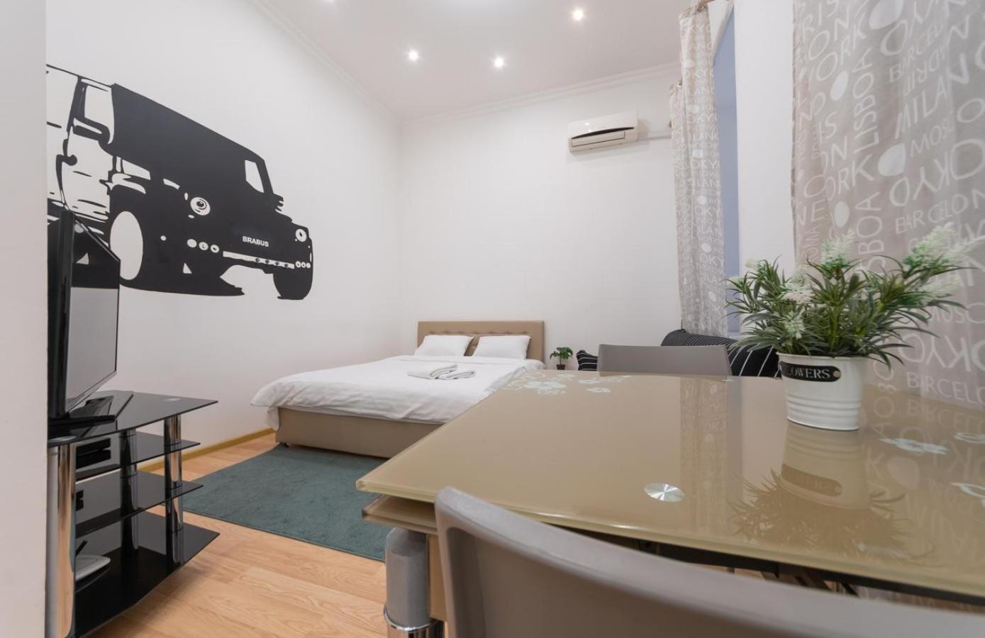 Kievaccommodation In The Center 24H Self Check-In Buitenkant foto